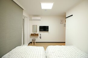 Heima Guesthouse Hongdae