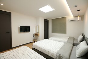 Heima Guesthouse Hongdae