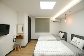 Heima Guesthouse Hongdae