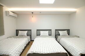 Heima Guesthouse Hongdae