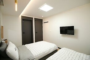 Heima Guesthouse Hongdae