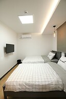 Heima Guesthouse Hongdae