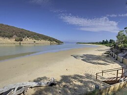 Steeles Island Retreat