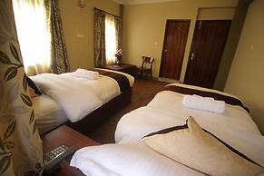 Himalayan Sherpa INN