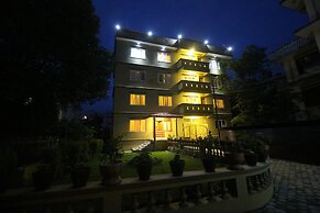 Himalayan Sherpa INN