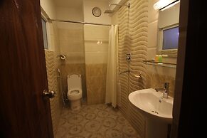 Himalayan Sherpa INN