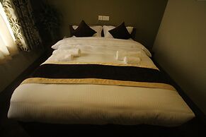 Himalayan Sherpa INN