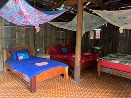 Family Batcave Homestay - Hostel