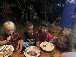 Family Batcave Homestay - Hostel