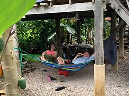 Family Batcave Homestay - Hostel