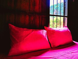 Family Batcave Homestay - Hostel