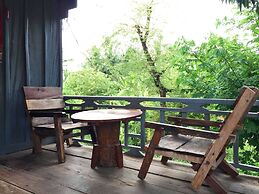 Family Batcave Homestay - Hostel