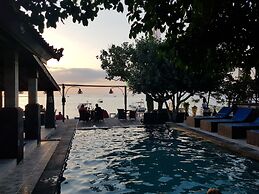 Puri Nusa Beach Hotel