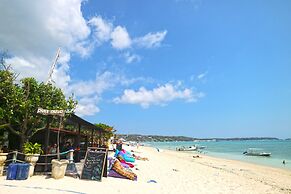 Puri Nusa Beach Hotel