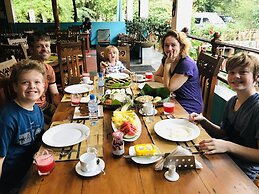 Hungry Lion Sigiriya
