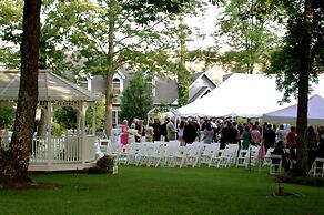 Garden Inn Bed & Breakfast at Bee Rock