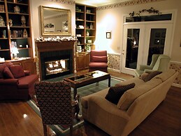 Garden Inn Bed & Breakfast at Bee Rock