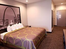 Super 8 by Wyndham St. Louis North