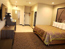 Super 8 by Wyndham St. Louis North