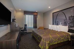 Super 8 by Wyndham St. Louis North