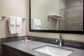 Super 8 by Wyndham St. Louis North