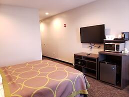 Super 8 by Wyndham St. Louis North