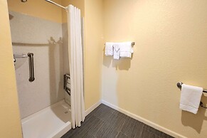 Days Inn by Wyndham Freeport