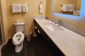 Days Inn by Wyndham Freeport
