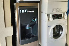 Days Inn by Wyndham Freeport