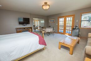 Brookside Bed & Breakfast