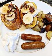 The Richard Johnston Inn & 1890 Caroline House