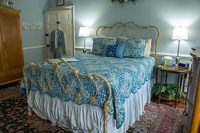 The Richard Johnston Inn & 1890 Caroline House