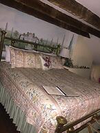 The Richard Johnston Inn & 1890 Caroline House