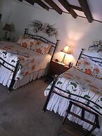 The Richard Johnston Inn & 1890 Caroline House