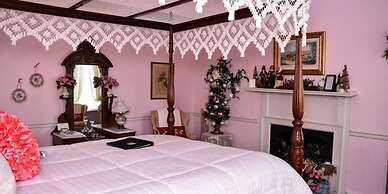 The Richard Johnston Inn & 1890 Caroline House