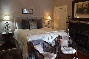 The Richard Johnston Inn & 1890 Caroline House