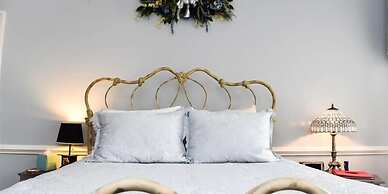 The Richard Johnston Inn & 1890 Caroline House