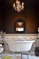 The Richard Johnston Inn & 1890 Caroline House