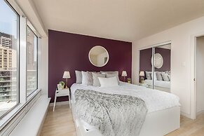 Corner Suite - Yonge & Bloor