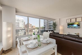 Corner Suite - Yonge & Bloor