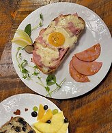 Galvanized America Inn & Art Gallery