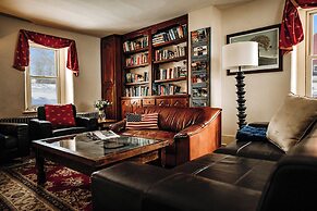 Galvanized America Inn & Art Gallery