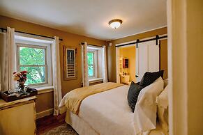 Galvanized America Inn & Art Gallery