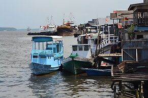 Houseboat Bee Kelotok