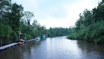 Houseboat Bee Kelotok