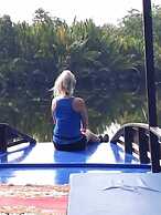 Houseboat Bee Kelotok