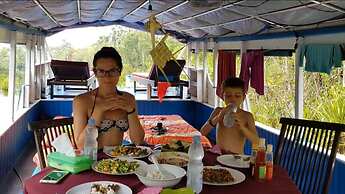 Houseboat Bee Kelotok