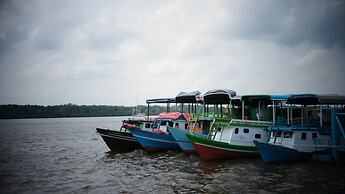 Houseboat Bee Kelotok