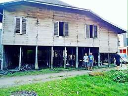 Houseboat Bee Kelotok