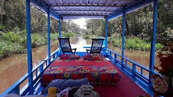 Houseboat Bee Kelotok